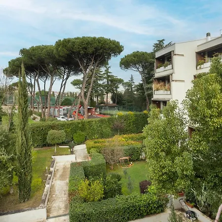 The Poolside House - New 2 Bedroom With Terrace Appartement
