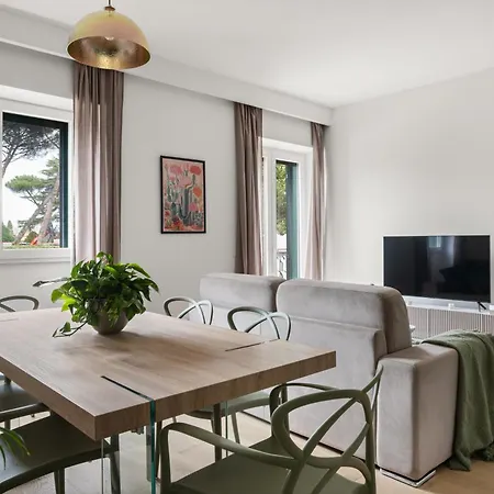 The Poolside House - New 2 Bedroom With Terrace Daire