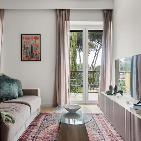 Daire The Poolside House - New 2 Bedroom With Terrace *
