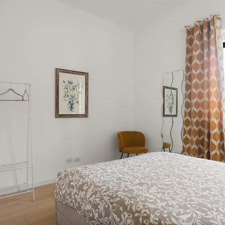 Daire The Poolside House - New 2 Bedroom With Terrace *
