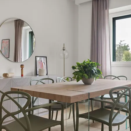 The Poolside House - New 2 Bedroom With Terrace Apartment